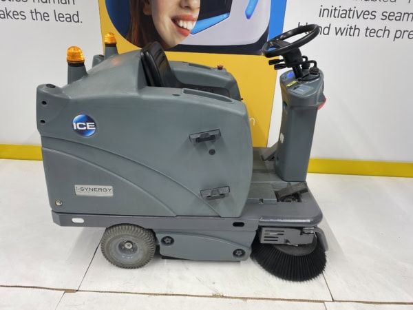 iS1100L  / 60152100199